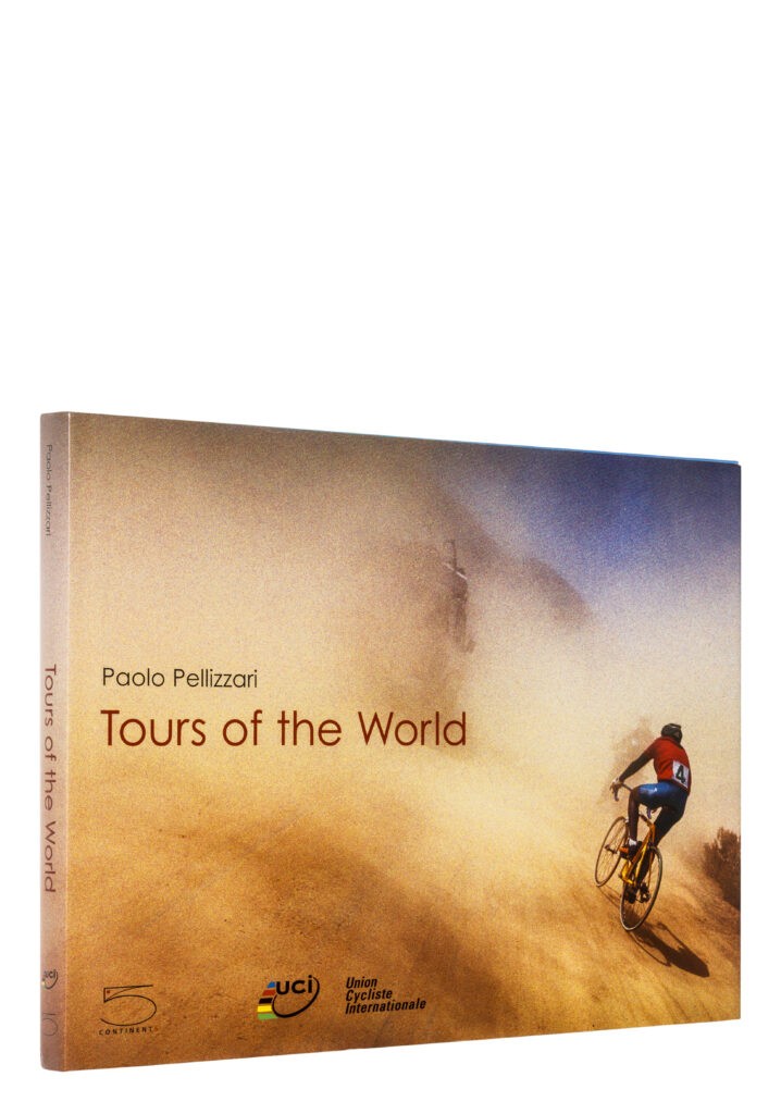 5 Continents Editions_9788874391691_Tours of the World_cover